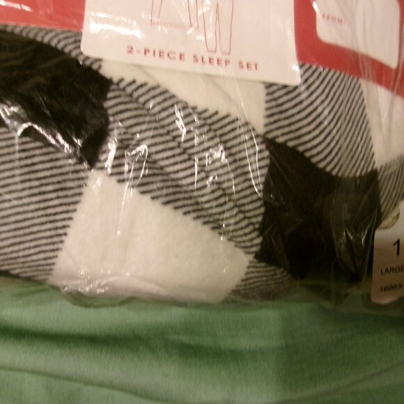 Sleep Chic 2-Piece Pajama Top Bottom Set Size Large Black Buffalo Plaid NEW NWT - Picture 4 of 7